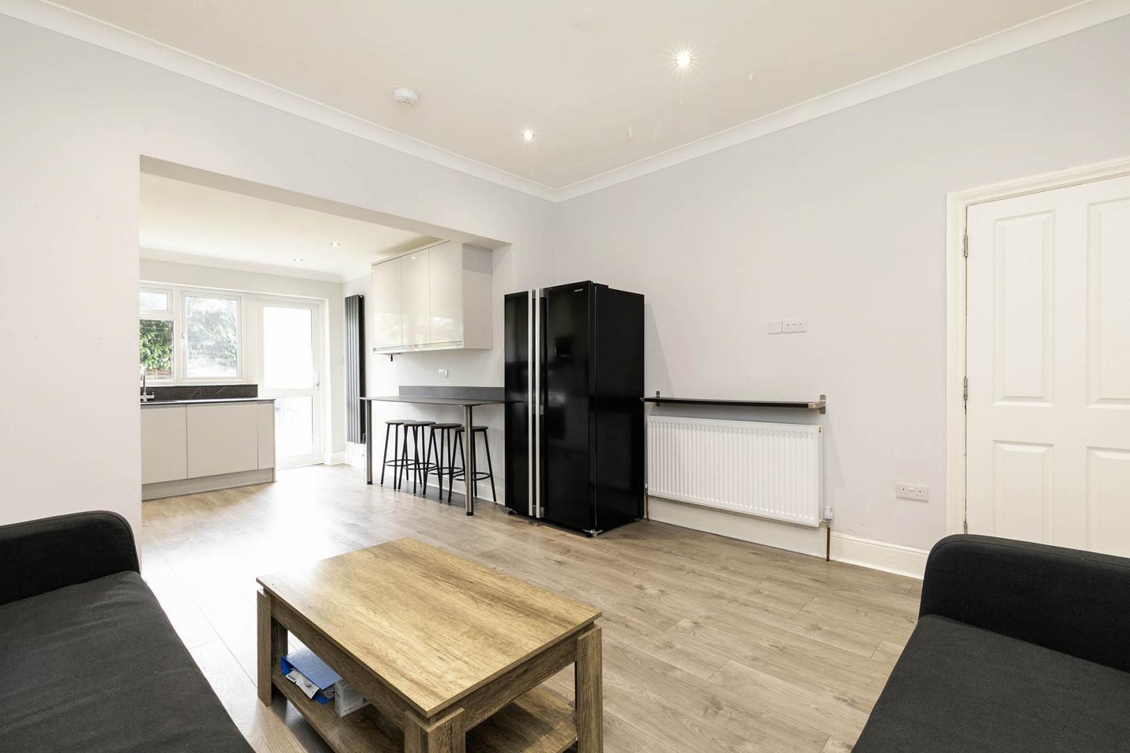 			5 Bedroom, 1 bath, 1 reception House			 Burnley Road, DOLLIS HILL